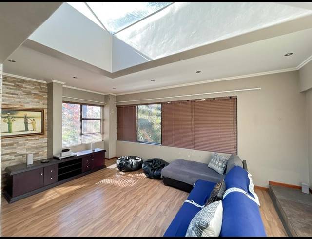 4 BEDROOM PROPERTY TO RENT IN HURLINGHAM MANOR